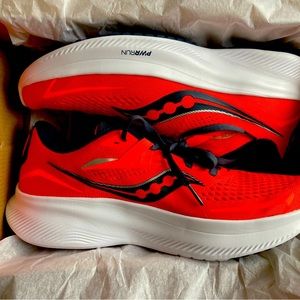Saucony Ride 15 women’s runner size 9, brand new never used.